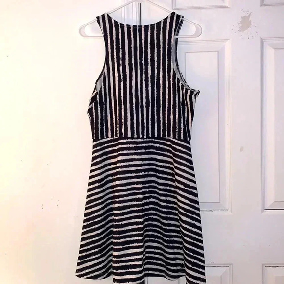 H&M Striped dress   - Picture 2 of 2